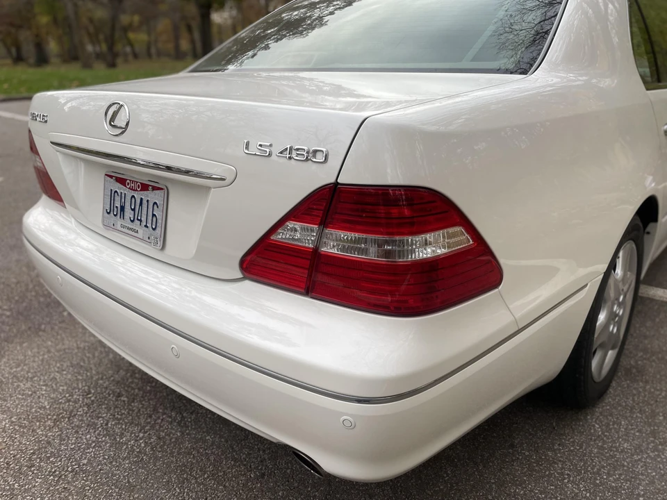 2006 Lexus LS 3rd Gen - Image 28 of 31