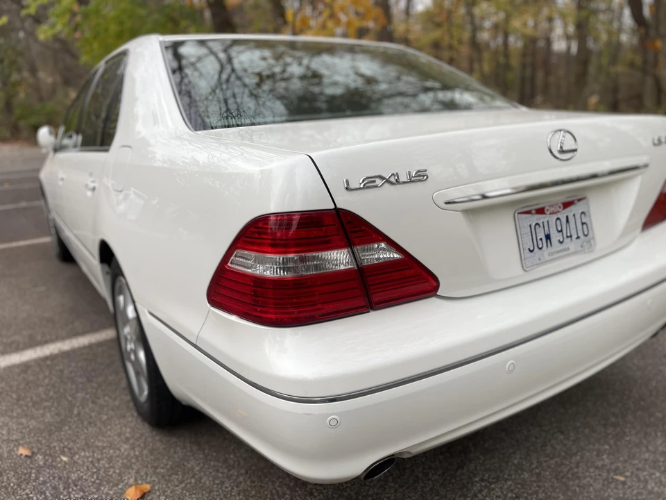 2006 Lexus LS 3rd Gen - Image 27 of 31
