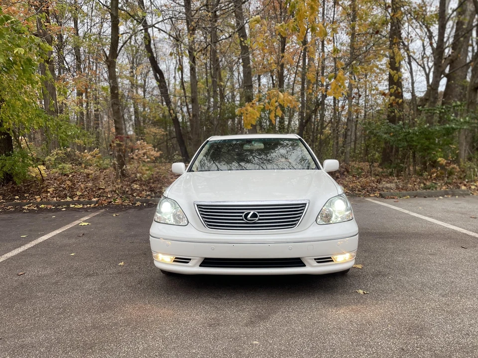 2006 Lexus LS 3rd Gen - Image 3 of 31