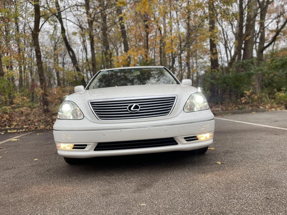2006 Lexus LS 3rd Gen - Image 4 of 31