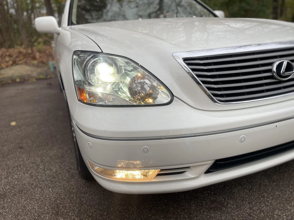 2006 Lexus LS 3rd Gen - Image 22 of 31