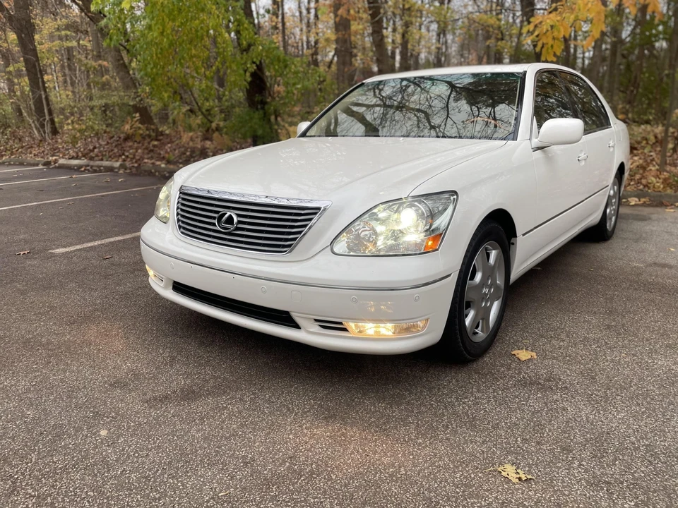 2006 Lexus LS 3rd Gen - Image 2 of 31