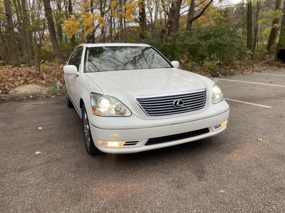 2006 Lexus LS 3rd Gen - Image 5 of 31