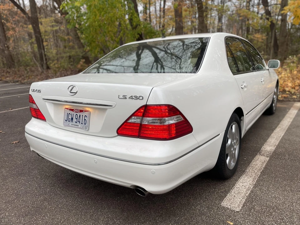 2006 Lexus LS 3rd Gen - Image 9 of 31