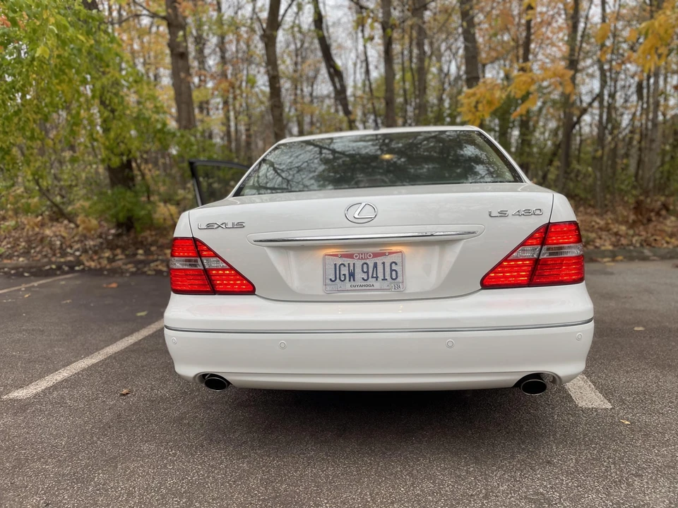 2006 Lexus LS 3rd Gen - Image 10 of 31