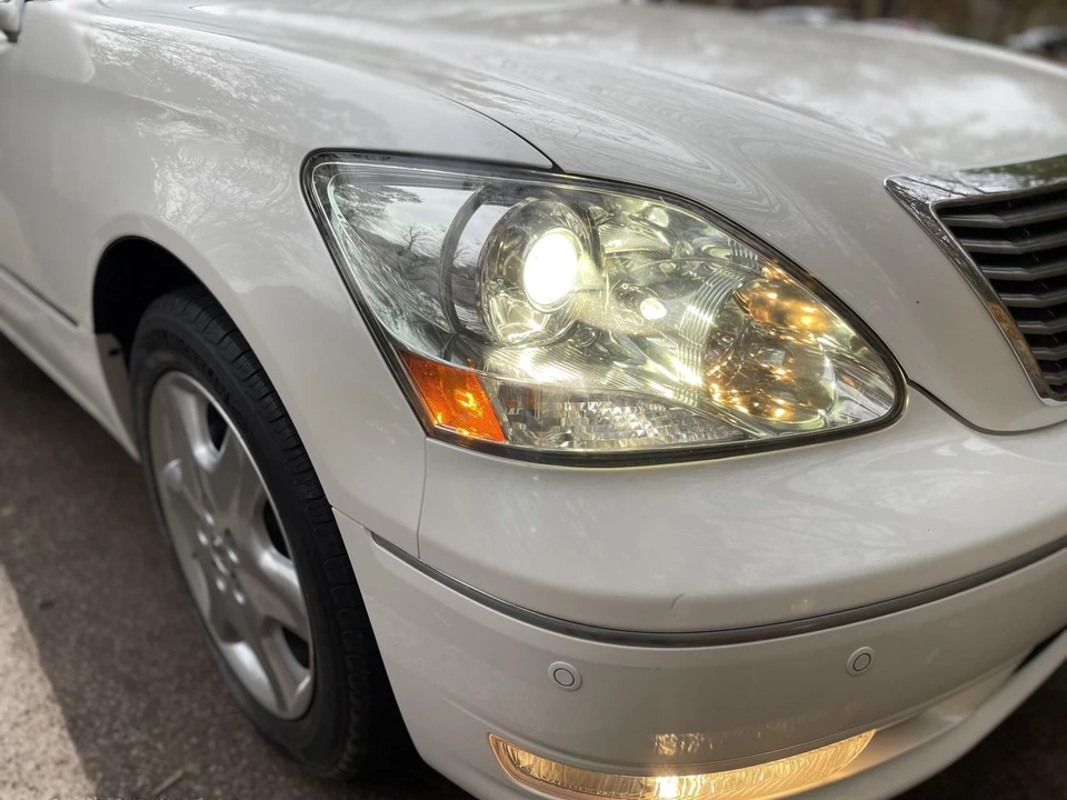 2006 Lexus LS 3rd Gen - Image 21 of 31