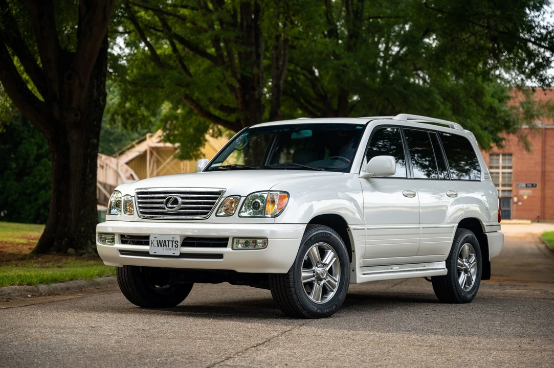 2006 Lexus LX 2nd Gen - Image 4 of 31
