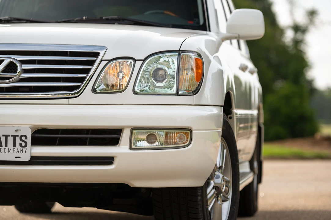 2006 Lexus LX 2nd Gen - Image 27 of 31