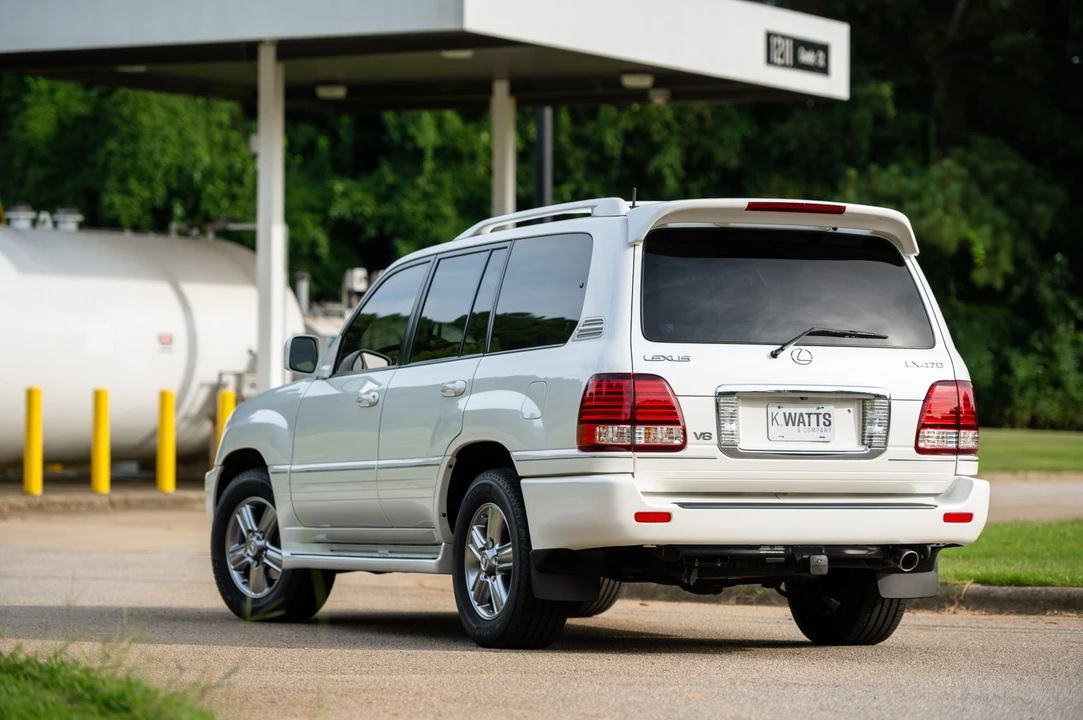 2006 Lexus LX 2nd Gen - Image 18 of 31