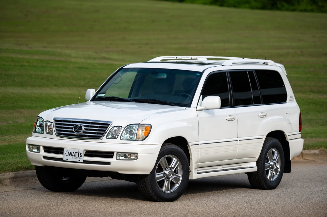 2006 Lexus LX 2nd Gen - Image 5 of 31
