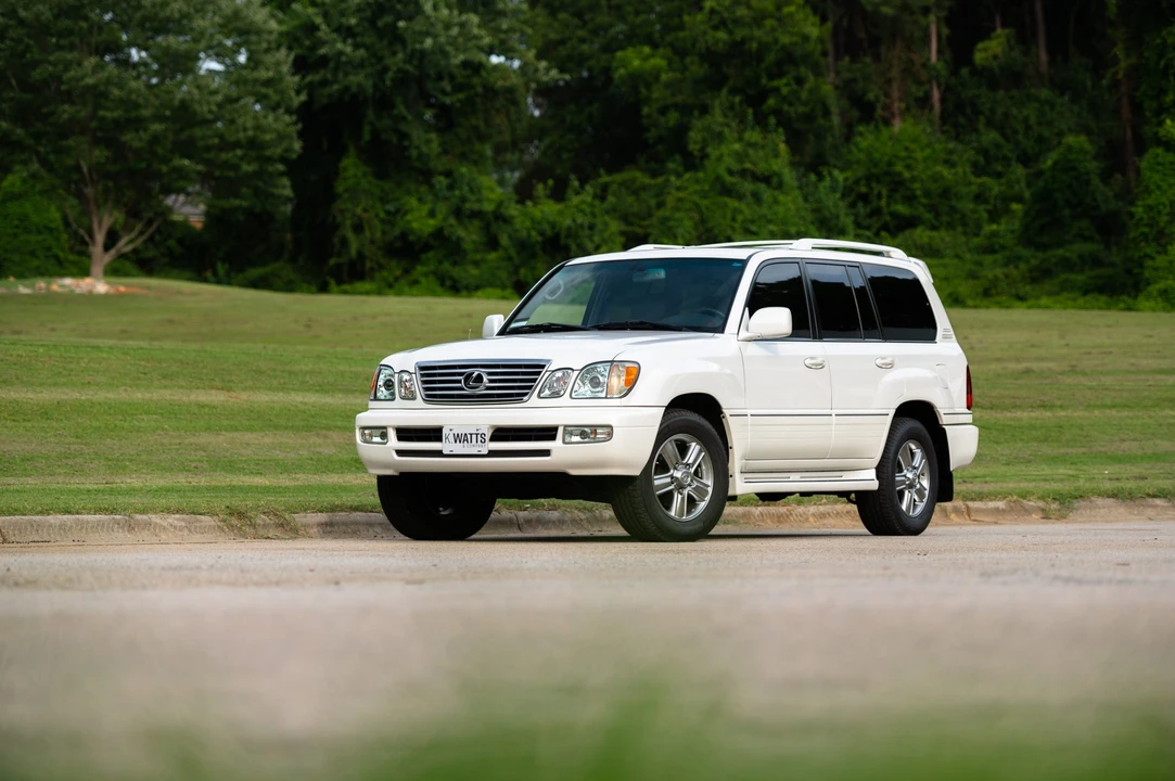 2006 Lexus LX 2nd Gen - Image 6 of 31