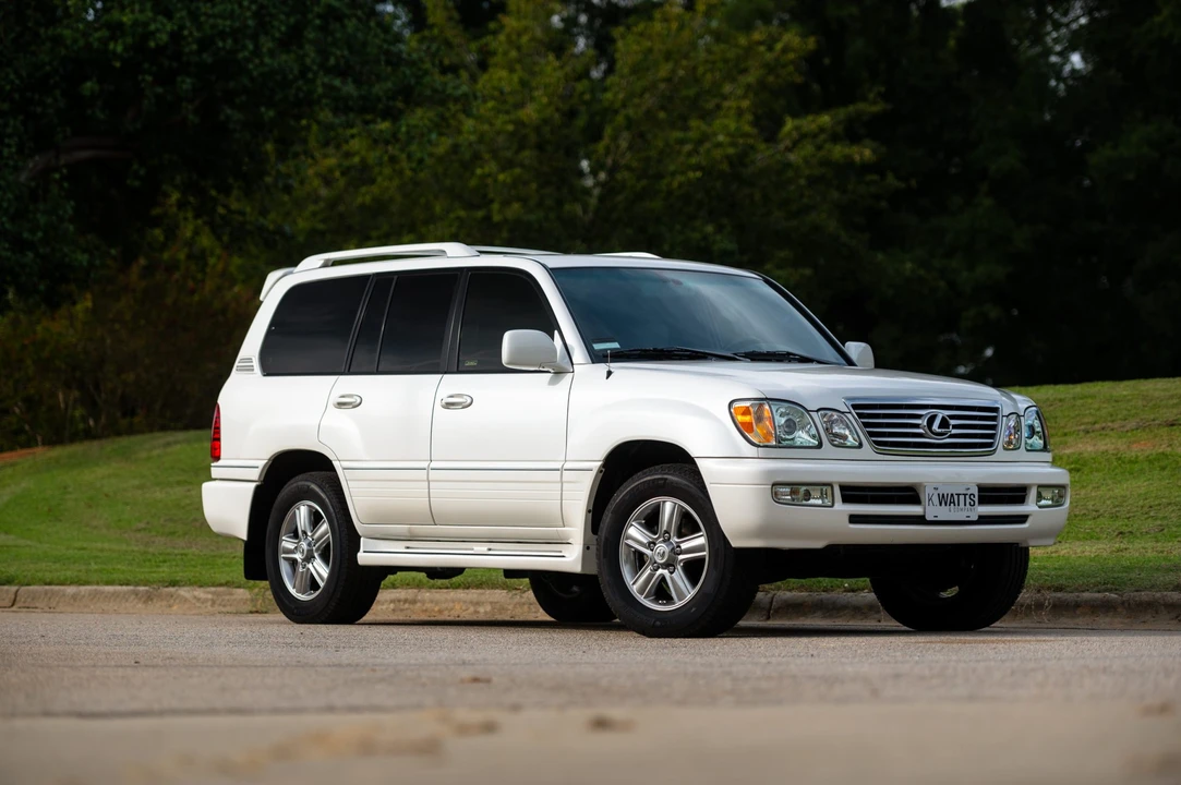 2006 Lexus LX 2nd Gen - Image 12 of 31