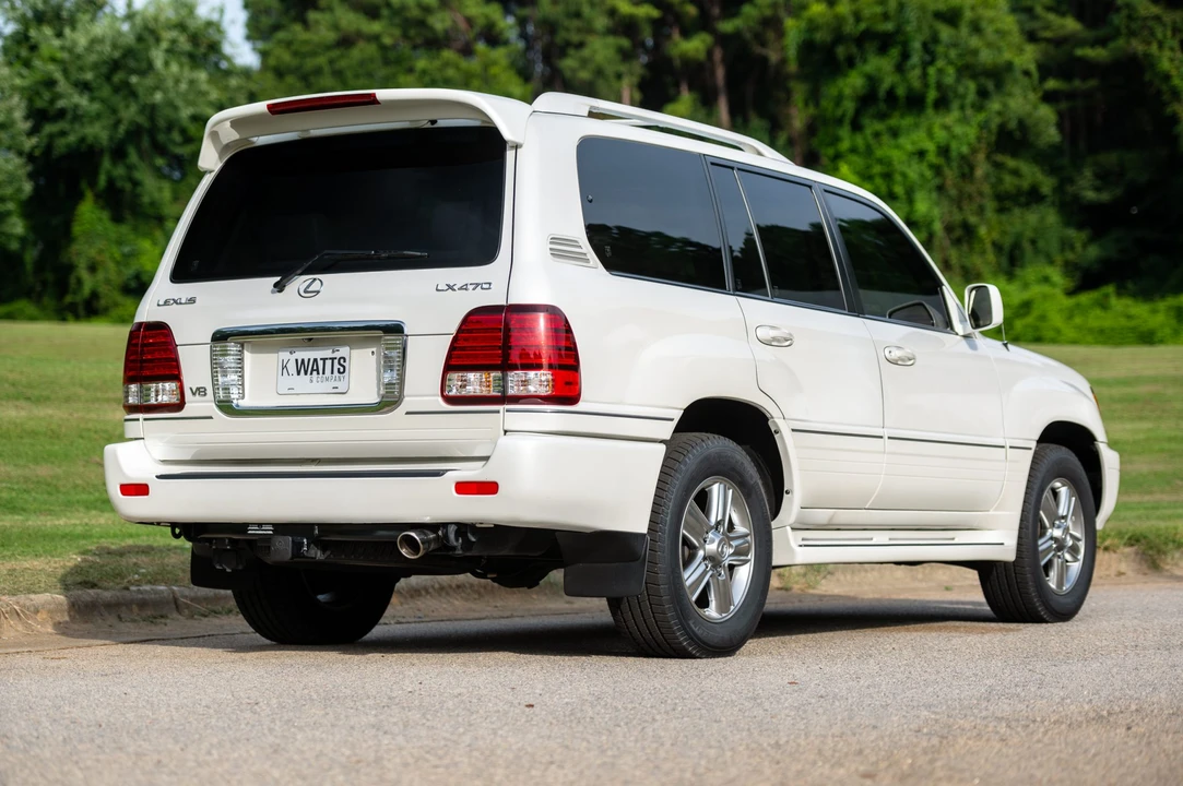 2006 Lexus LX 2nd Gen - Image 14 of 31
