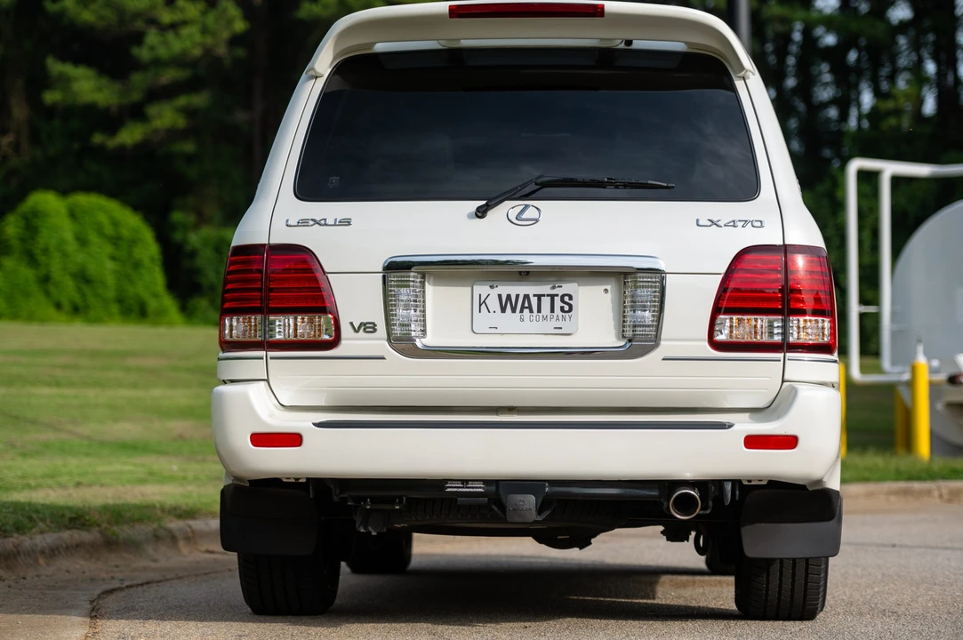 2006 Lexus LX 2nd Gen - Image 16 of 31