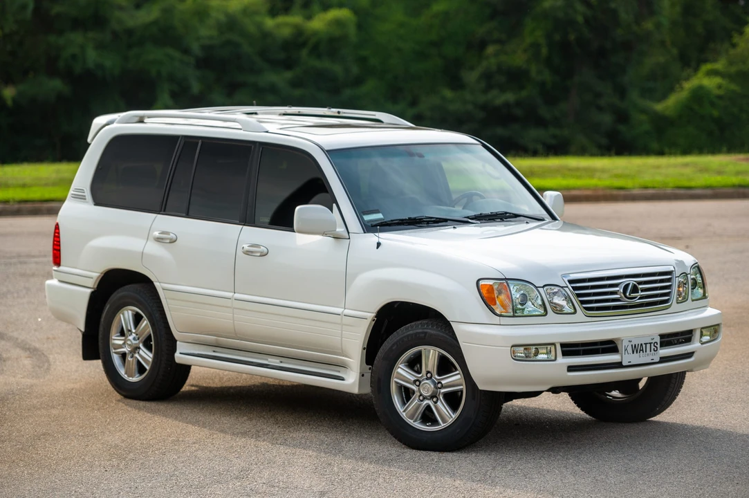 2006 Lexus LX 2nd Gen - Image 10 of 31