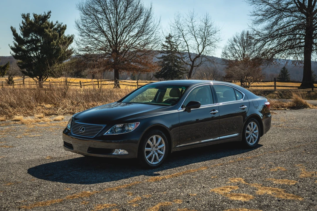 2007 Lexus LS 4th Gen - Image 9 of 31