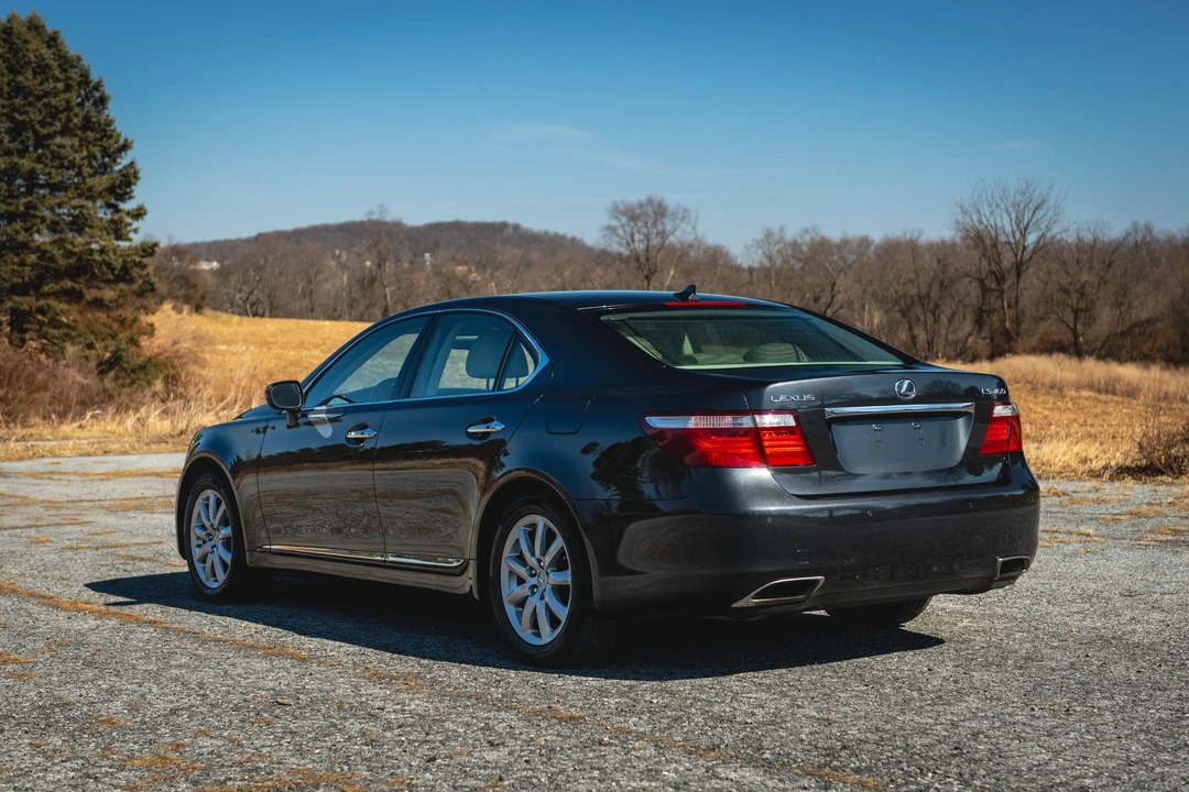2007 Lexus LS 4th Gen - Image 24 of 31