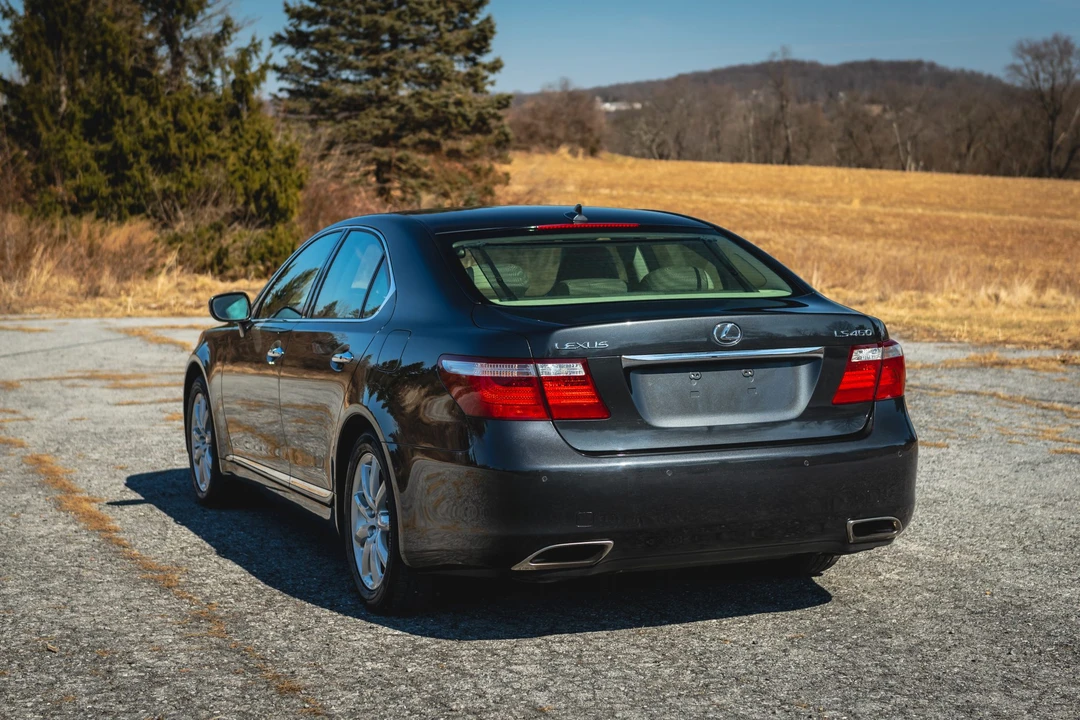 2007 Lexus LS 4th Gen - Image 25 of 31