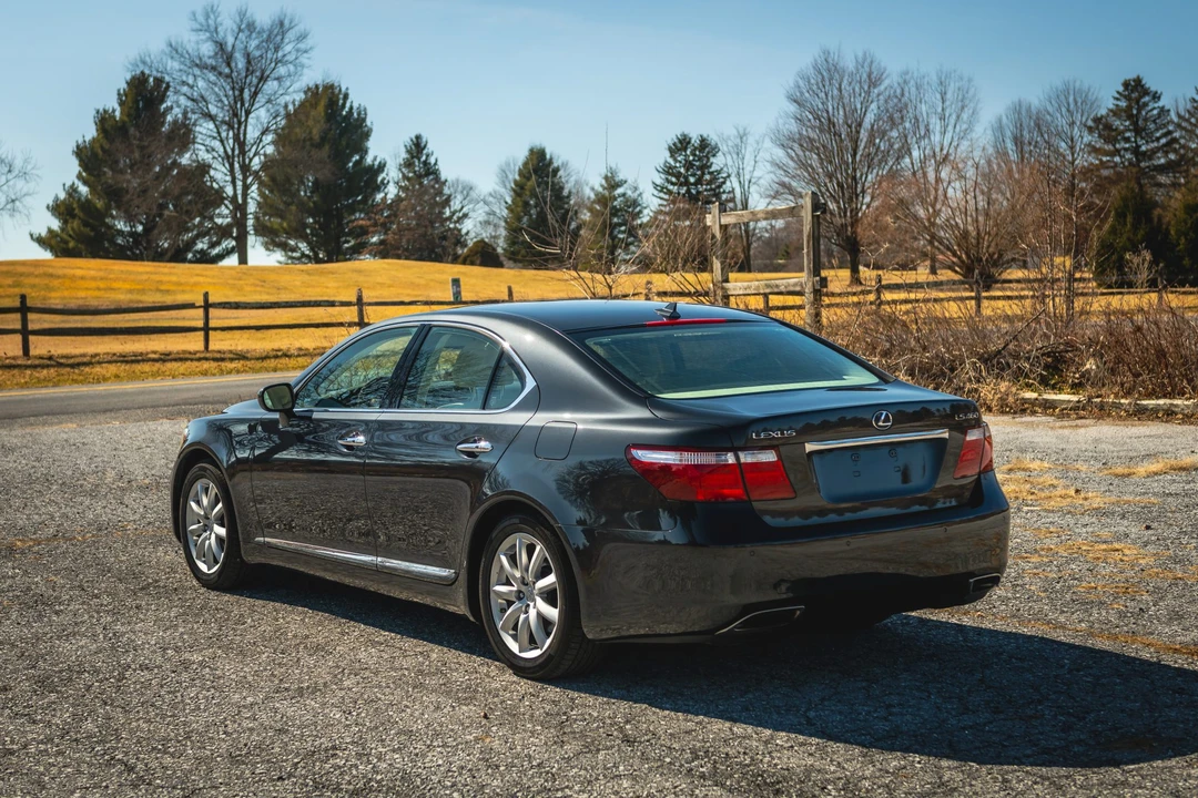 2007 Lexus LS 4th Gen - Image 21 of 31