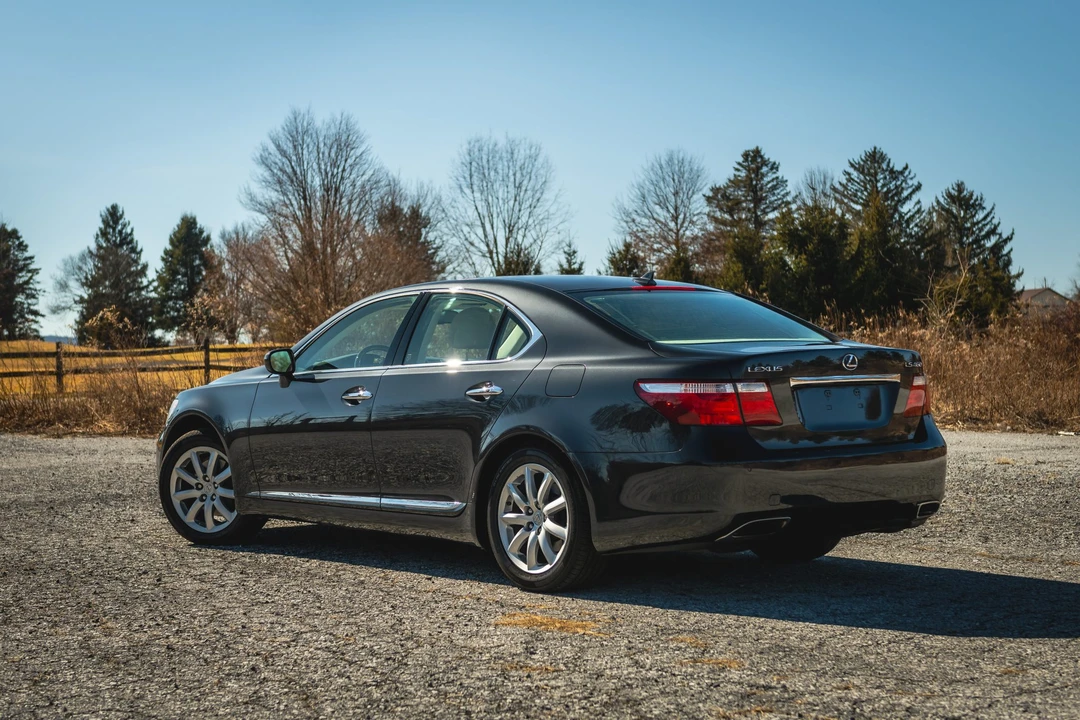 2007 Lexus LS 4th Gen - Image 19 of 31