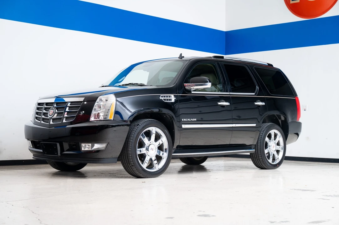 2010 Cadillac Escalade & EXT 3rd Gen - Image 3 of 31