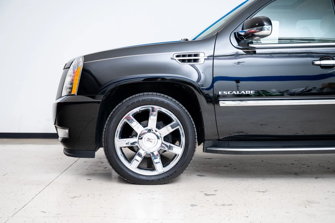 2010 Cadillac Escalade & EXT 3rd Gen - Image 13 of 31