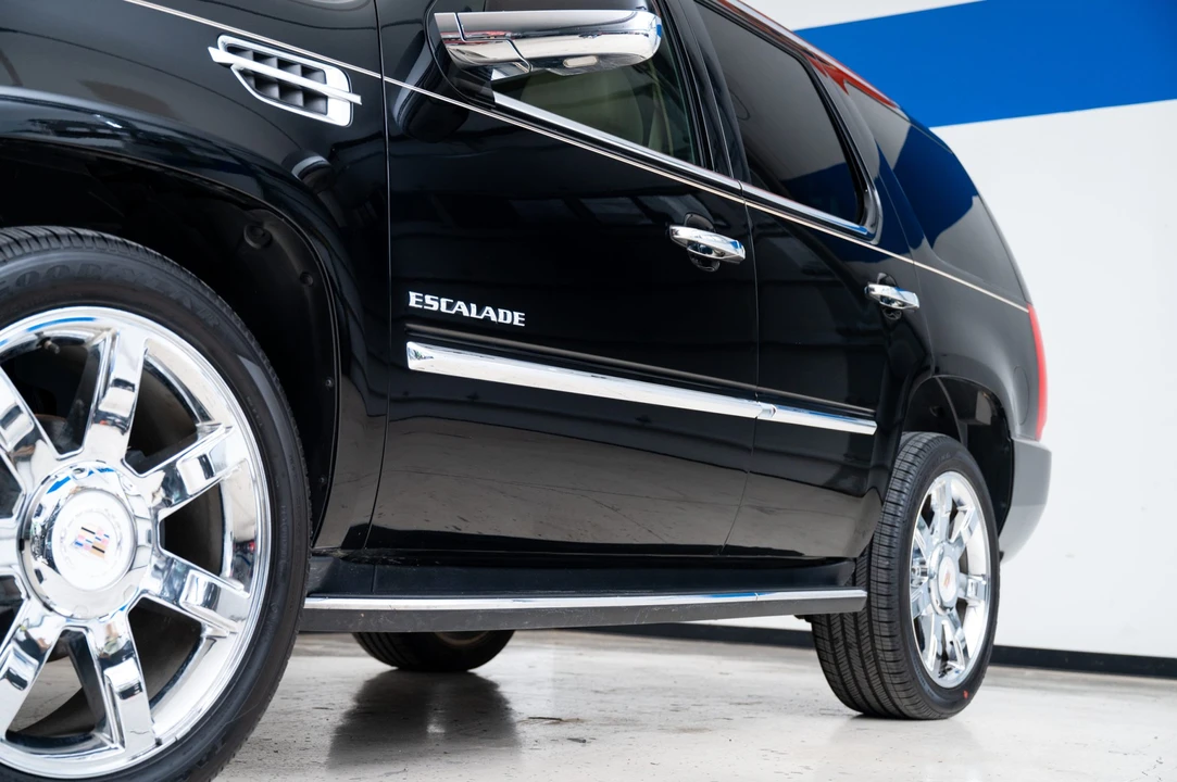 2010 Cadillac Escalade & EXT 3rd Gen - Image 24 of 31
