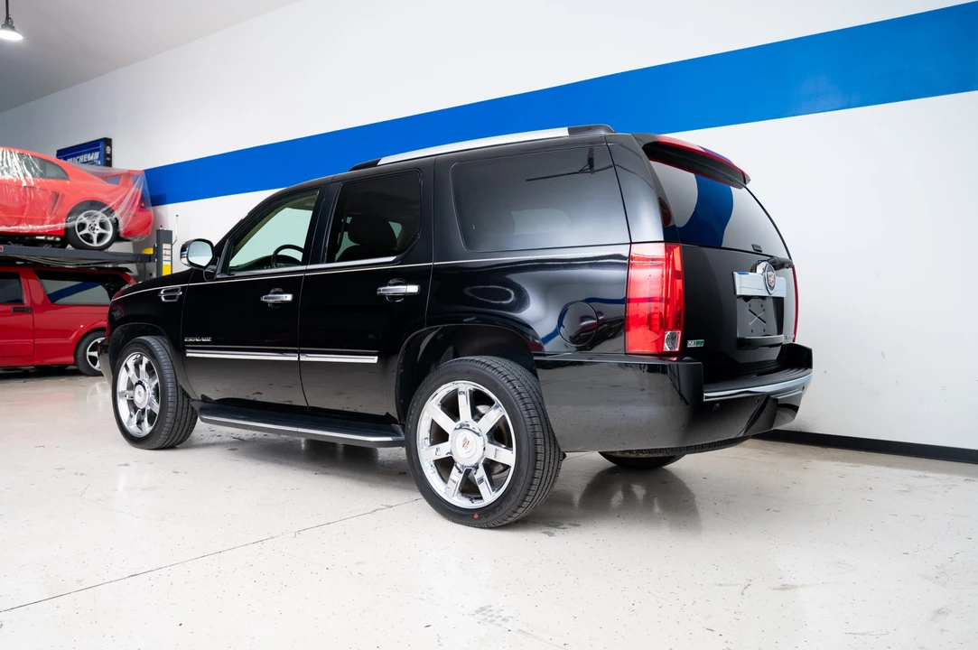 2010 Cadillac Escalade & EXT 3rd Gen - Image 9 of 31