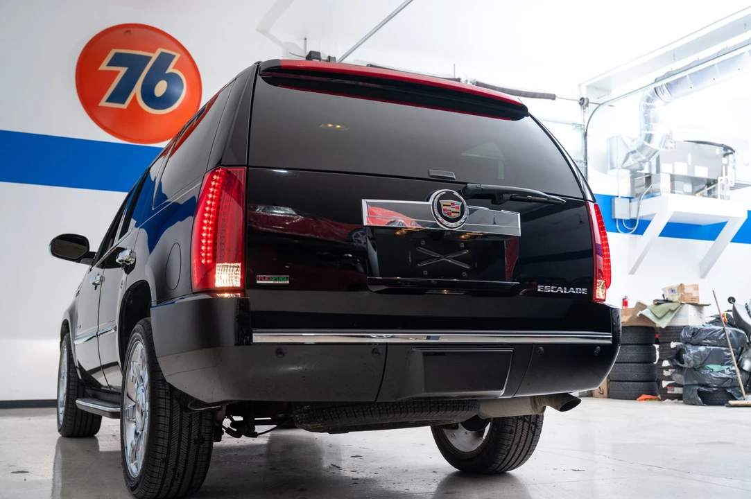 2010 Cadillac Escalade & EXT 3rd Gen - Image 19 of 31