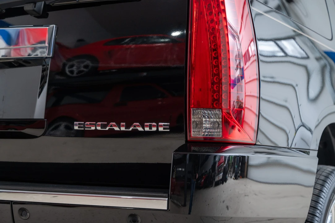 2010 Cadillac Escalade & EXT 3rd Gen - Image 21 of 31