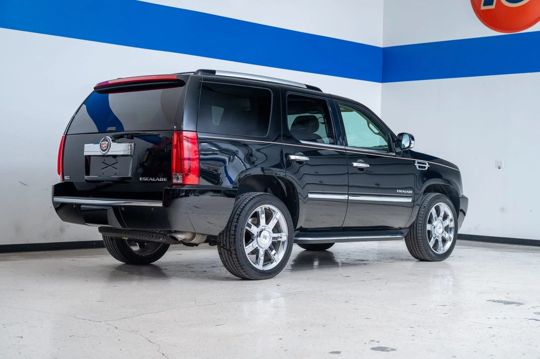 2010 Cadillac Escalade & EXT 3rd Gen - Image 7 of 31