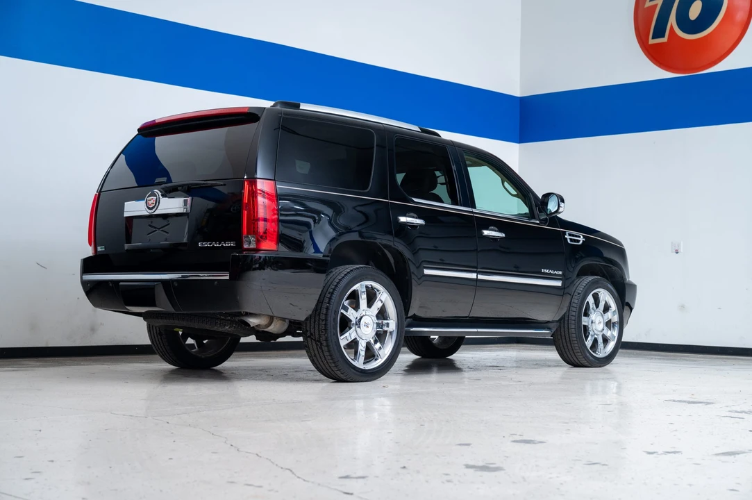 2010 Cadillac Escalade & EXT 3rd Gen - Image 6 of 31