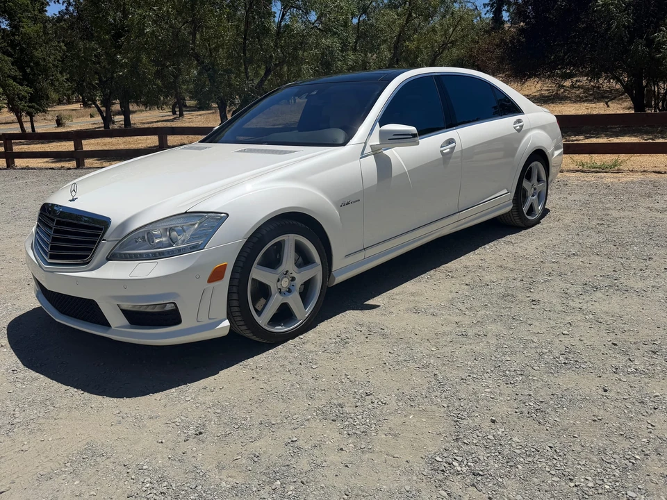 2010 Mercedes-Benz W221 S 63 & S 65 AMG - Image 4 of 31