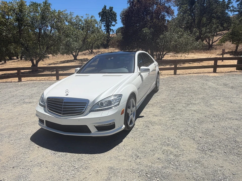 2010 Mercedes-Benz W221 S 63 & S 65 AMG - Image 16 of 31