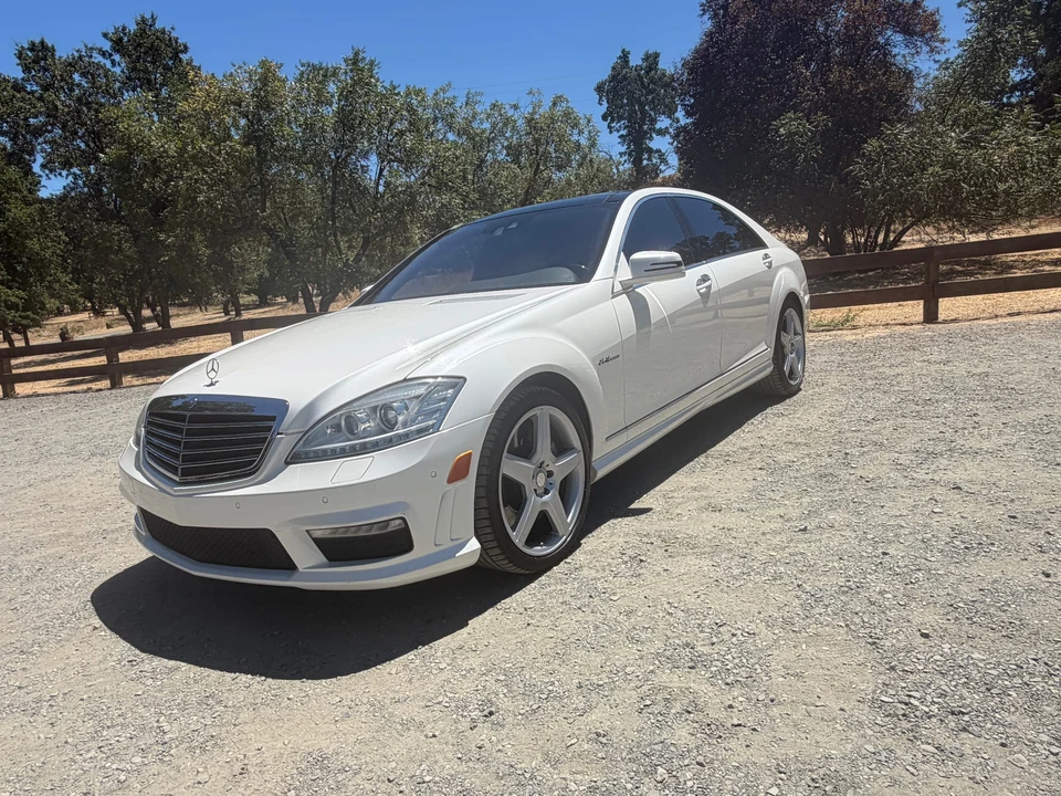 2010 Mercedes-Benz W221 S 63 & S 65 AMG - Image 15 of 31