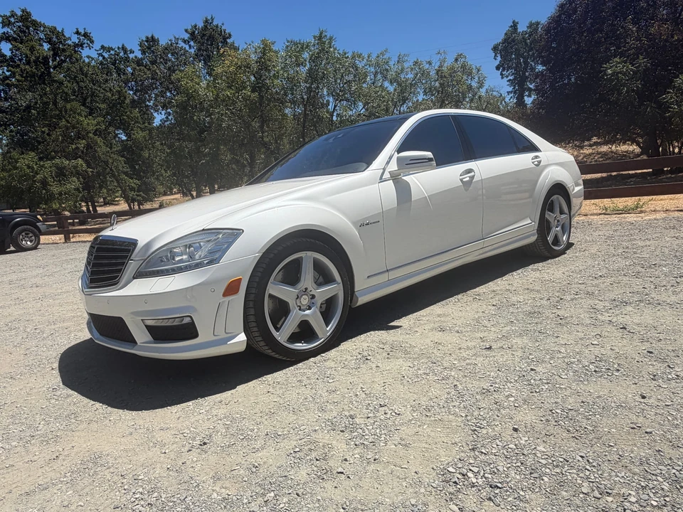 2010 Mercedes-Benz W221 S 63 & S 65 AMG - Image 14 of 31