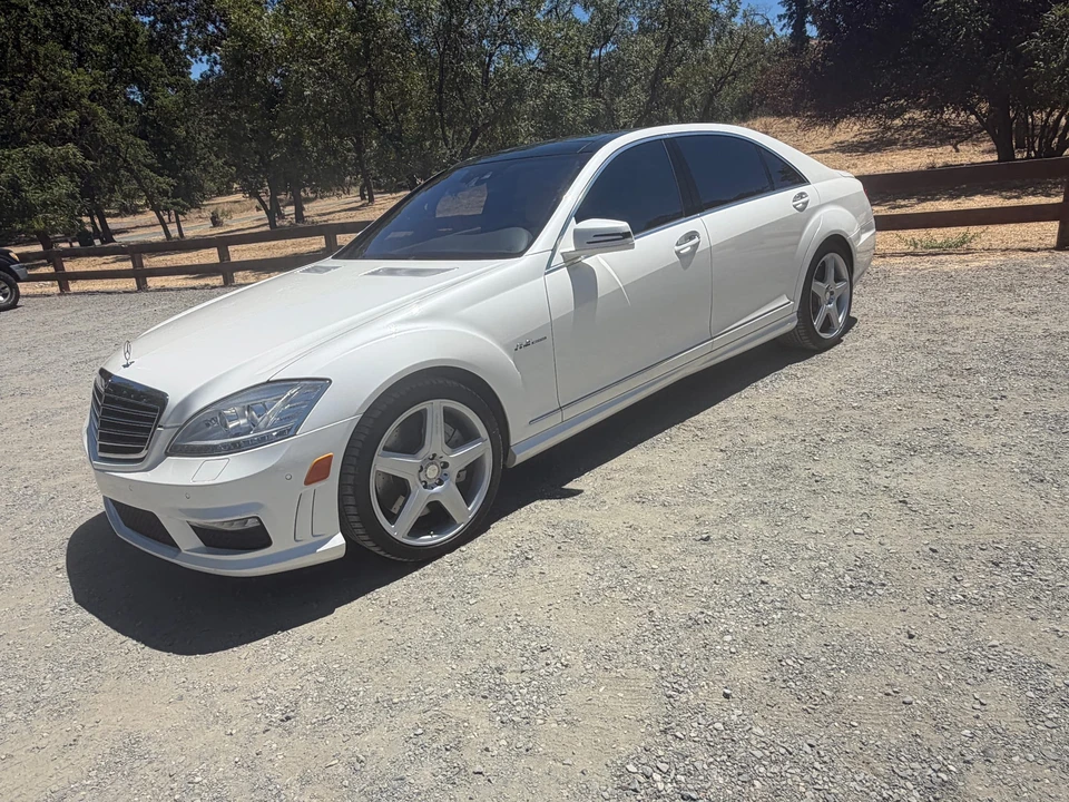 2010 Mercedes-Benz W221 S 63 & S 65 AMG - Image 13 of 31