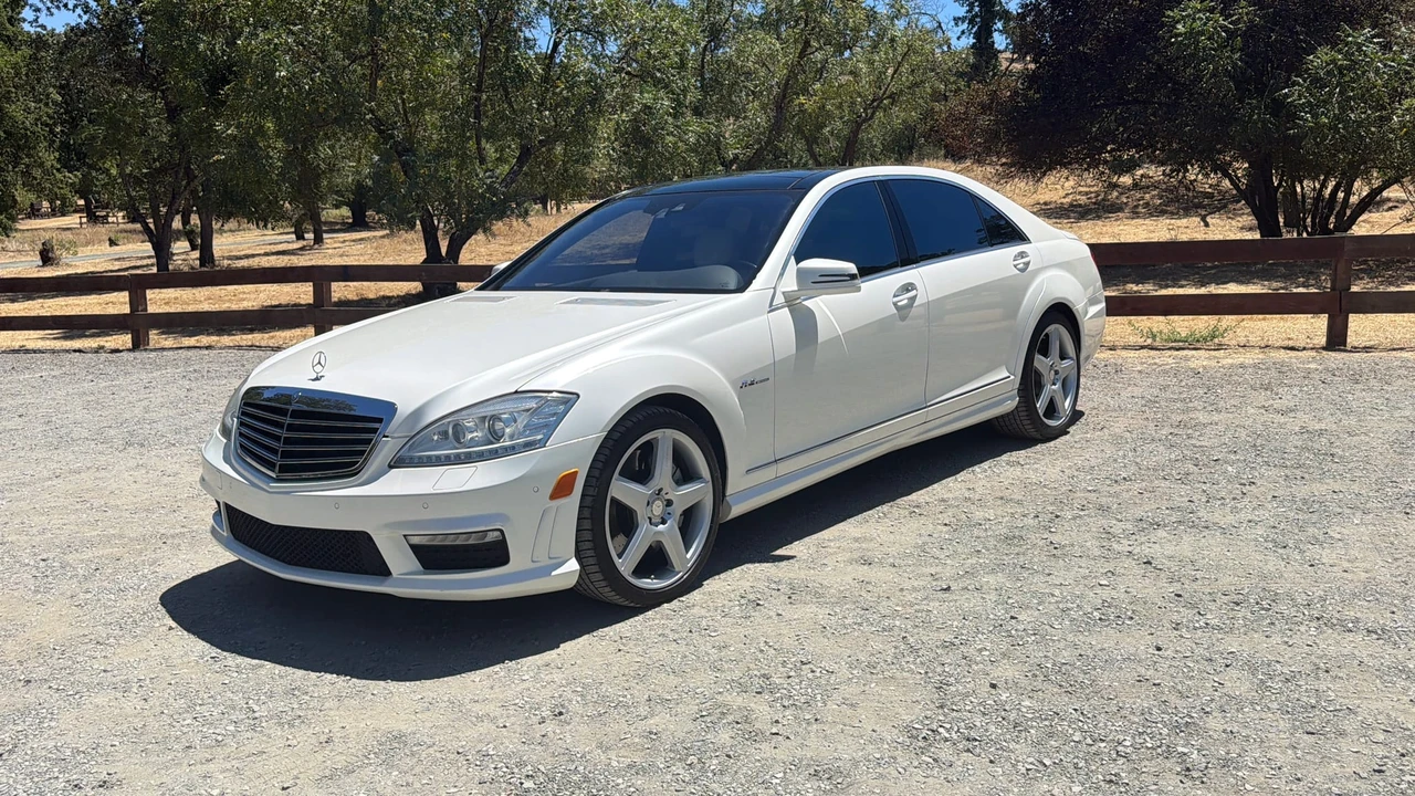 2010 Mercedes-Benz W221 S 63 & S 65 AMG - Image 7 of 31