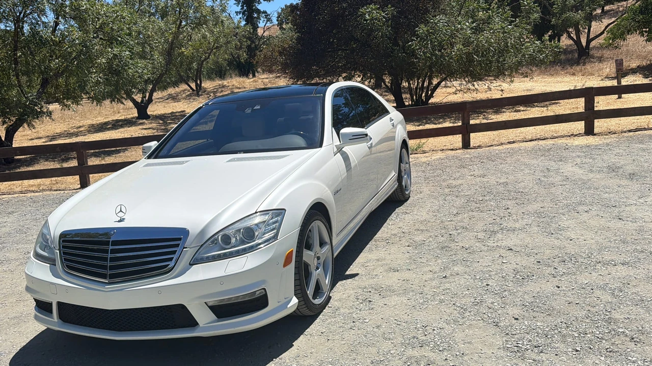 2010 Mercedes-Benz W221 S 63 & S 65 AMG - Image 17 of 31