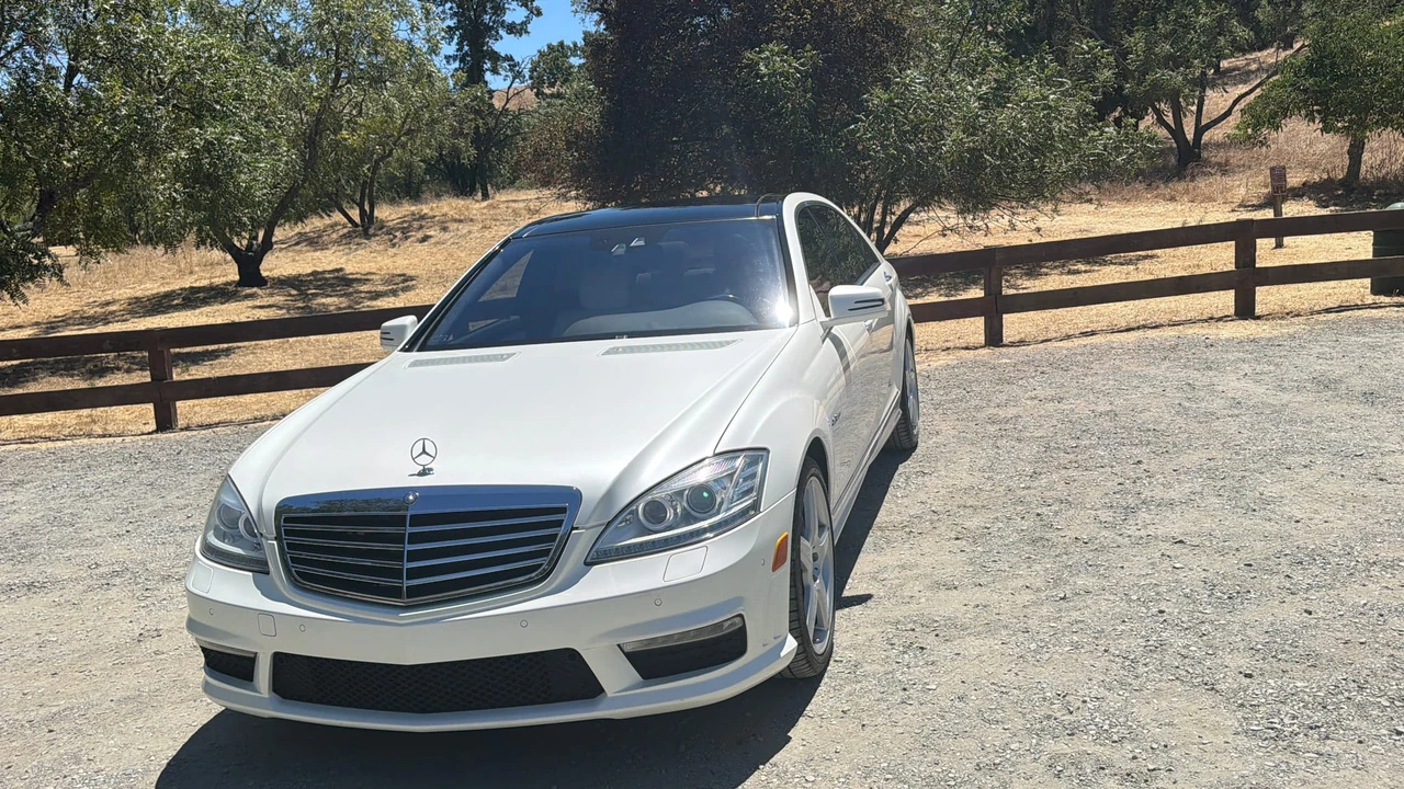 2010 Mercedes-Benz W221 S 63 & S 65 AMG - Image 18 of 31