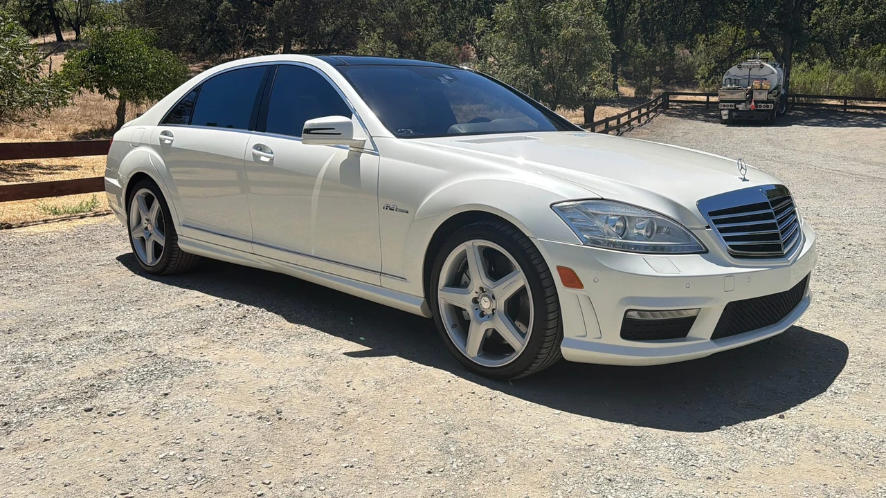 2010 Mercedes-Benz W221 S 63 & S 65 AMG - Image 25 of 31