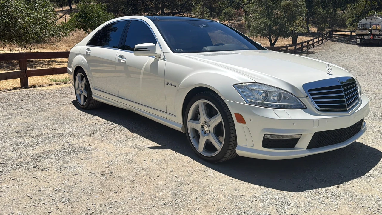 2010 Mercedes-Benz W221 S 63 & S 65 AMG - Image 24 of 31