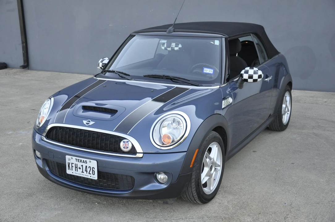 2010 Mini Mini 2nd Gen - Image 2 of 31