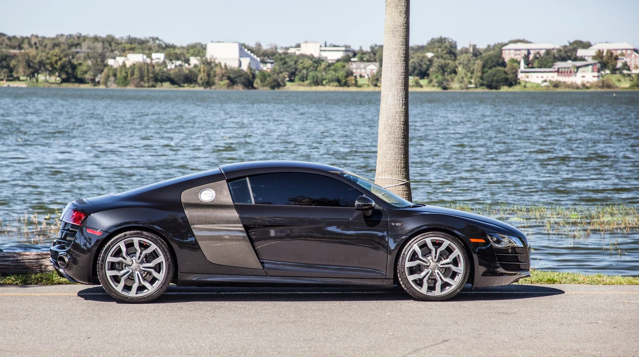 2011 Audi 42 R8 - Image 30 of 31