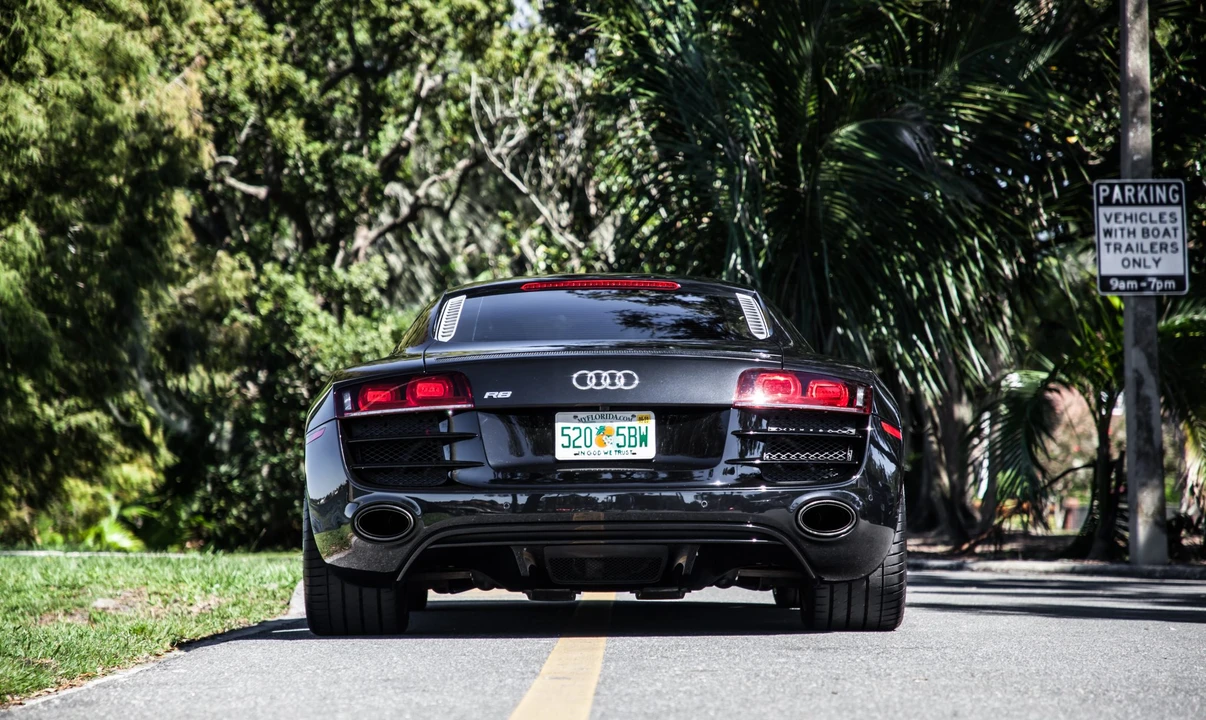 2011 Audi 42 R8 - Image 24 of 31