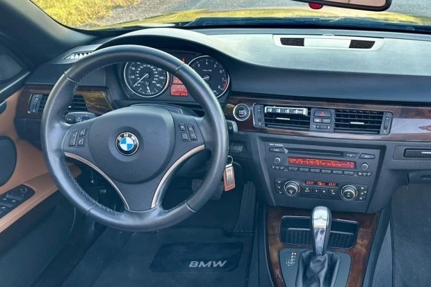2011 BMW E93 335i Convertible - Image 5 of 7