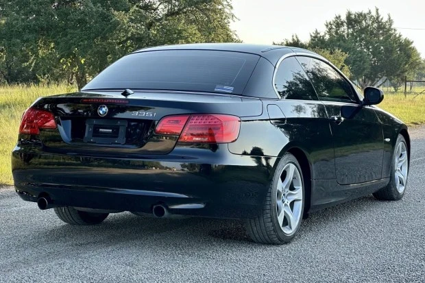 2011 BMW E93 335i Convertible - Image 2 of 7