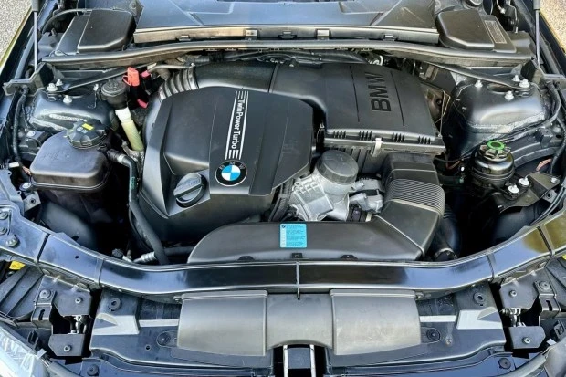 2011 BMW E93 335i Convertible - Image 6 of 7
