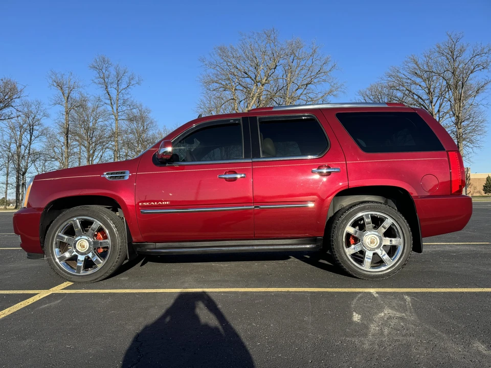 2011 Cadillac Escalade & EXT 3rd Gen - Image 9 of 31
