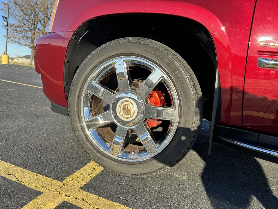2011 Cadillac Escalade & EXT 3rd Gen - Image 18 of 31